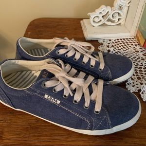 Taos star women’s sneakers